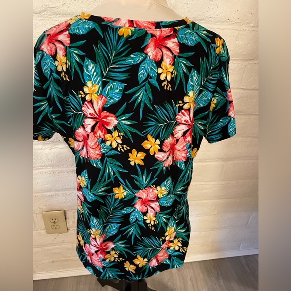 NoBoundaries Hawaiian Multicolor v- neck, short sleeve shirt, Juniors sz XXXL - Picture 2 of 3